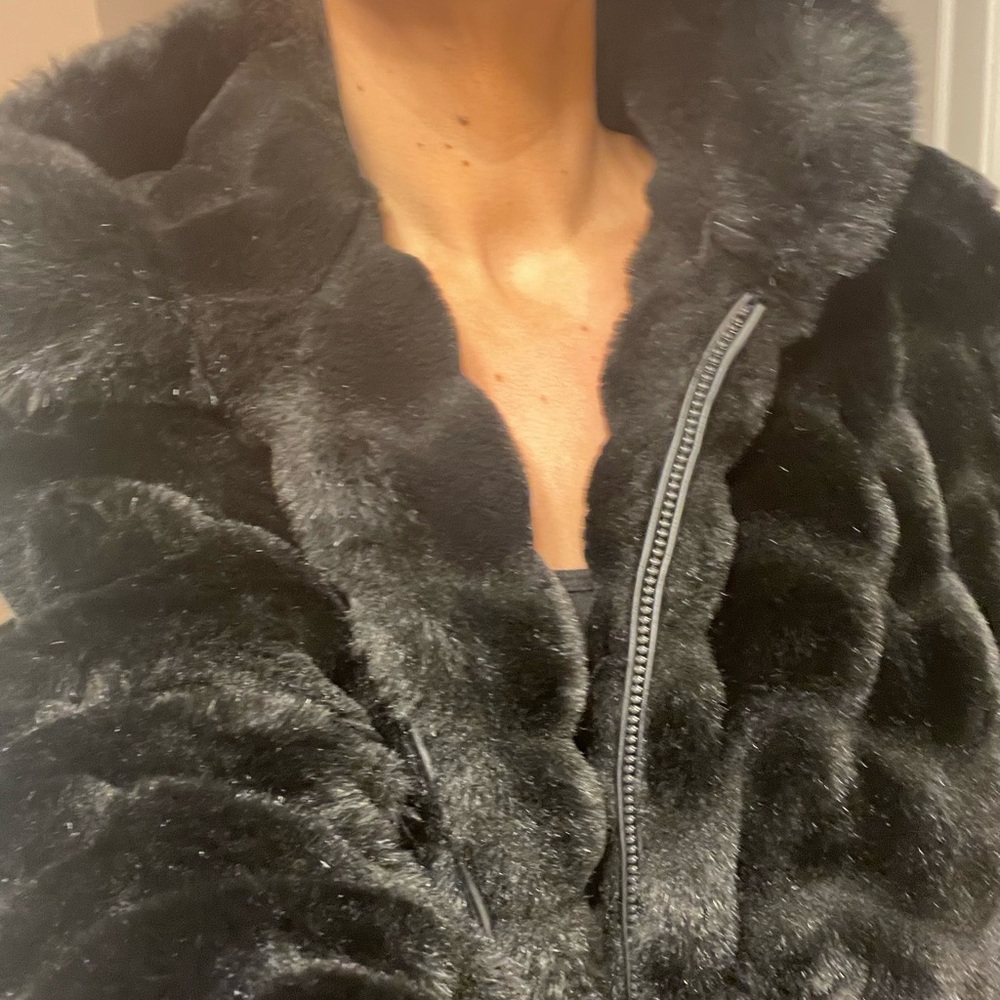 Gallery Elegant Black Faux Fur Teddy Coat 2X - Picture 13 of 17